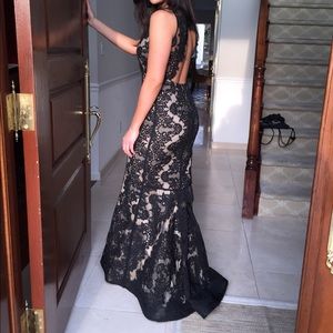 Rare Alice and Olivia Lace Backless Gown 4 $1398